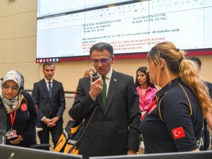 Vali Dr. Ozan Balcı Telsizle Sağlık Çalışanlarına Seslendi