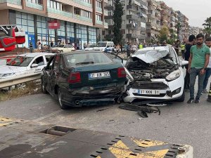 İ̇ntihar Girişimini İzlerken 5 Araç Kaza Yaptı: 5 Yaralı