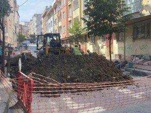 Sultangazi’de İ̇ski̇’nin Çalışma Yaptığı Esnada Doğalgaz Borusu Patladı