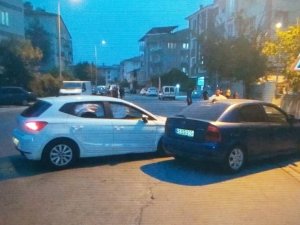 Malatya’da İki Otomobil Çarpıştı: 2 Yaralı