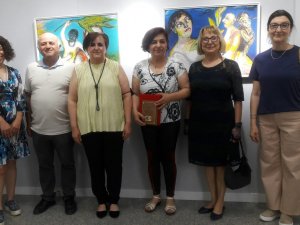 Ressam Şerife Ballı’ya 30. Yıl Plaketi