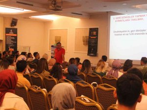 Şanlıurfa’da Öğretmenlere ’Hızlı Okuma Teknikleri Eğitimi’ Veriliyor