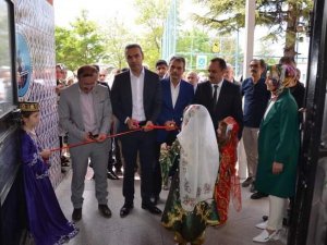 Emet Halk Eğitim Merkezinin Yılsonu Karma Sergisi Açıldı
