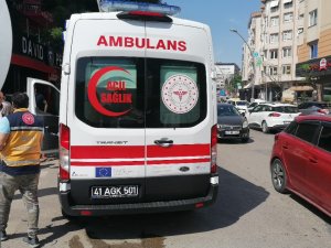 Otomobil İle Motosiklet Çarpıştı, Motosiklet Sürücüsü Yaralandı