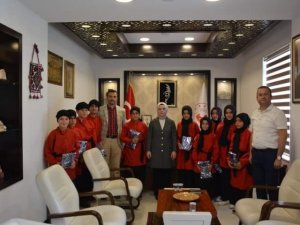 Genç Sporcular Kaymakam Baytak Tarafından Ödüllendirildi