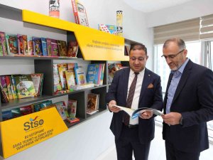 Hastanede Yatan Minikler İçin Kütüphane Yapıldı