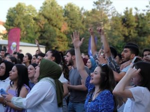 İ̇negöl’de Üniversite Öğrencileri Anıl Can İle Coştu