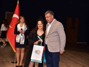 Balıkesir Myo’da Mezuniyet Coşkusu