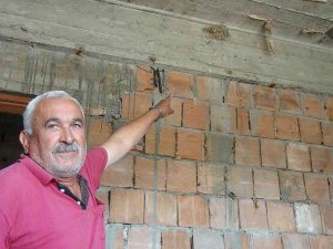 İ̇nşaattaki Kuş Yuvasından Beyaz Kırlangıç Çıktı, Görenler Şaştı Kaldı