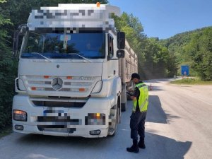Yolcu Ve Yük Taşıyan Araçlara Jandarmadan Sıkı Denetim