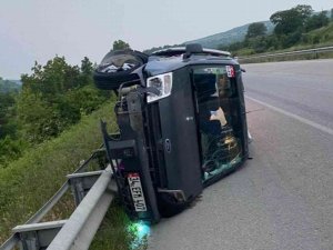 Yemin Törenine Giderken Kaza Geçirdiler: 2 Yaralı
