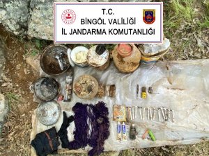 Bingöl’de 2 Sığınak Ve Eyp İmha Edildi