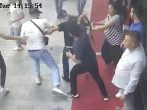 Laleli’de Savaş Meydanlarını Aratmayan Kavga Kamerada