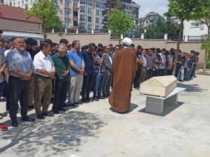 Büyükçekmece’de Kazada Hayatını Lise Öğrencisi Murtaza Mardani Son Yolculuğuna Uğurlandı