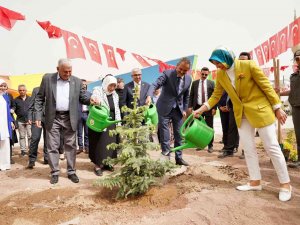 Milli Eğitim Bakanı Özer, ’Kronik Bir Problem’ Diyerek Açıkladı: "İ̇ngilizce Yaz Okulunu Açıyoruz"