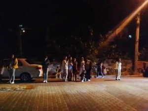 Balıkesir’de 4.7 Büyüklüğündeki Deprem Vatandaşları Sokağa Döktü