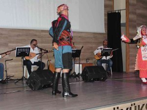 Alaşehir’de Saz Ekibi İzleyenleri Coşturdu