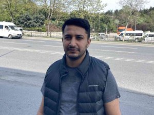 Genç Adamdan İnsanlık Örneği: Yaşlı Adamı Korkuluklardan Kurtardı