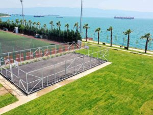 Hereke Sahil Parkındaki Basketbol Sahasında Sona Doğru