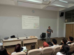 Üniversite Öğrencilerine Temel Ve İlk Yardım Kursu Verildi