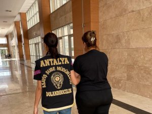 2 Kişiyi 93 Bin Tl Dolandıran Kadın Polisten Kaçamadı