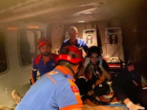 Silahla Yaralanan Çoban Helikopterle Hastaneye Kaldırıldı