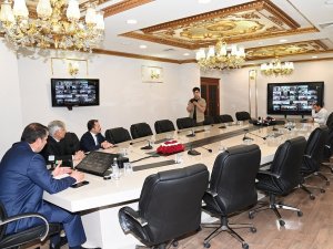 Vali Ayhan Lgs Sınavına Girecek Öğrencilere Başarı Diledi