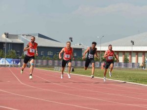 Balkan Bayrak Ve Uluslararası Sprint Kupası Şampiyonası Başladı