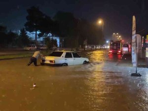 Kırıkkale’de Şiddetli Yağmur Hayatı Felç Etti