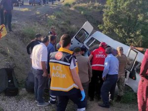 Siirt’te İşçileri Taşıyan Minibüs Uçuruma Yuvarlandı: 4 Ölü, 6 Yaralı