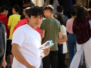 Sivas’ta Veli Ve Öğrencilerin Lgs Heyecanı