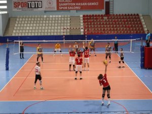Sağlıkçılar Voleybol Turnuvasında Hünerlerini Sergiledi