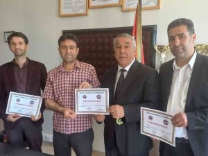 Serdar Ünsal’dan Öğretmenlere Teşekkür Belgesi