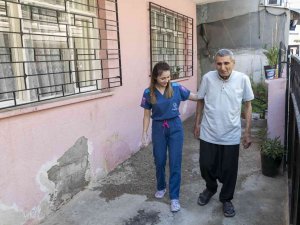 Belediyenin Fizyoterapi Hizmeti Sayesinde Ayağa Kalktı