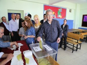 Rize Belediye Başkanı Kasap Oyunu Kullandı