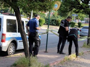 Otomobilden Tüfekle Açılan Ateş Sonucu Yaralandı