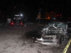 Manisa’da Otomobillerin Çarpıştığı Kazada Ölü Sayısı 2’ye Yükseldi