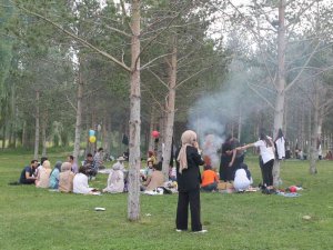 Yaz Mevsiminin Gelmesiyle Birlikte Bayburt’ta Piknik Alanları Doldu Taştı