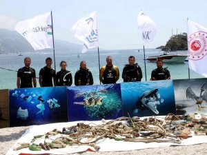 Dünyaca Ünlü Plajda Deniz Dibi Temizliği