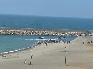 Denize Giren 16 Yaşındaki Genç Boğularak Hayatını Kaybetti