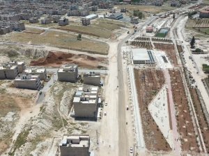 Millet Bahçesine Modern Yol
