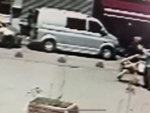 İ̇stanbul’da Cinayetle Biten Kavga Kamerada: 82 Yaşındaki Adamı Kalbinden Bıçakladı