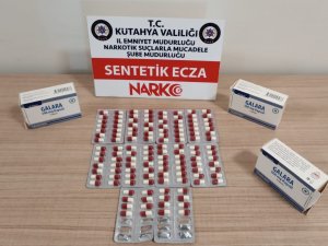 Kütahya’da Bir Kişinin Üzerinde 128 Adet Sentetik Ecza Hap Ele Geçirildi