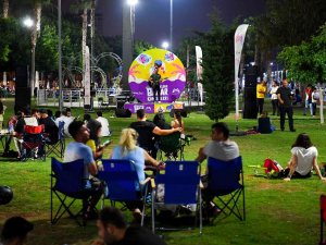 Mersin’de Yaz Akşamlarının Keyfi Akustik Konserlerde Çıkıyor