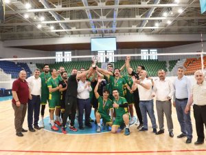 Darıca Voleybol Cup Turnuvasında Madalyalar Takdim Edildi