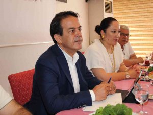 "Her 100 Dolarlık Yaş Sebze İhracatının 44 Doları Antalya’dan"