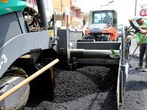 Asfalt Serim İşlemi Geyve’de Sürüyor