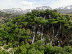 Girlevik Şelalesi’ne Ziyaretçi Akını
