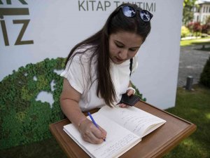 Çevreci Gençler, Cumhurbaşkanlığı Külliyesi’nin ’Yeşil Defteri’ne Çevre Hayallerini Yazdı