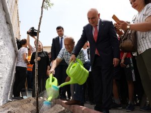 Keçiören’de Türkiye Çevre Haftası İçin Fidan Dikildi
